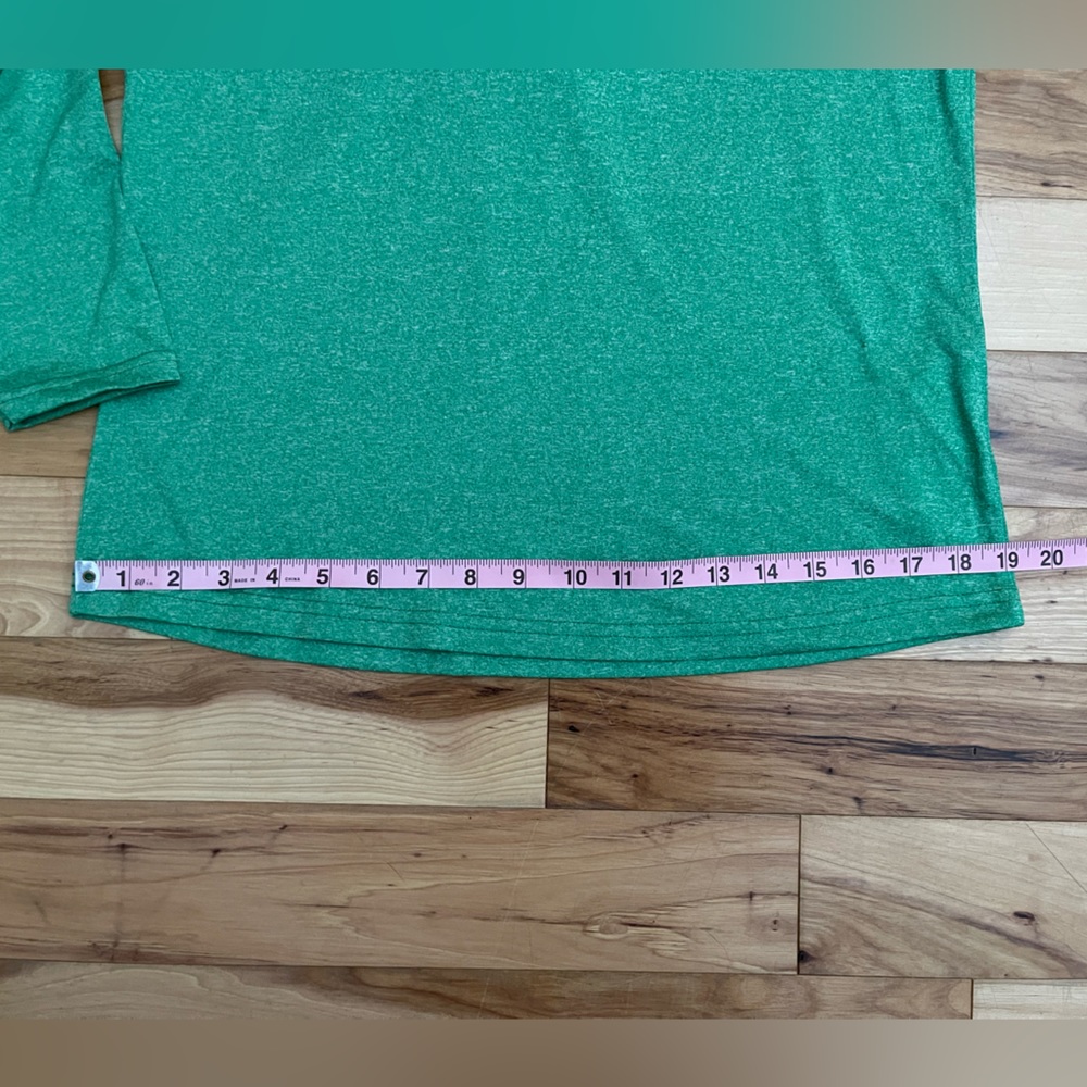 Under Armor hooded sling sleeve shirt